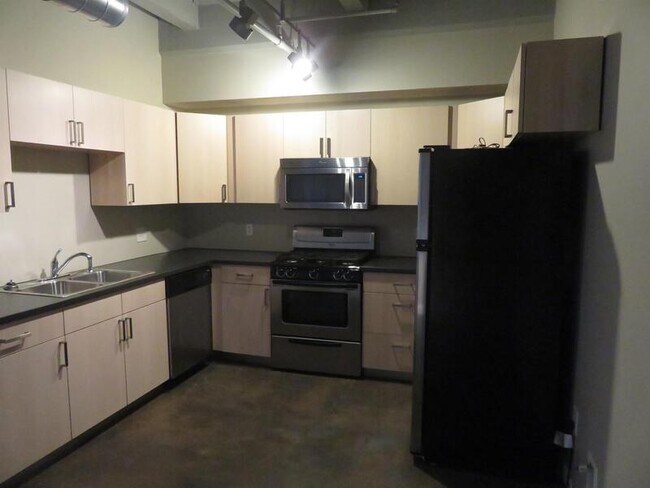 Photo - 301 E 2nd St Unidad 403