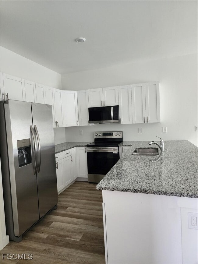 Photo - 2431 Lola Ave S