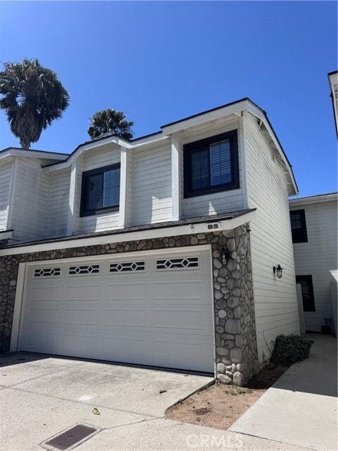 Building Photo - 2620 Elden Ave