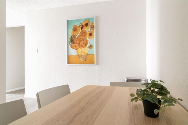 Photo - 1212 Bonnie Brae St