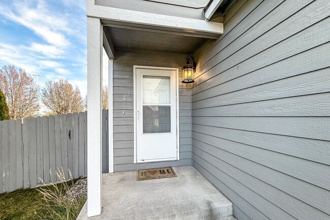 Photo - South Richland 4-Bedroom Home With Large Backyard