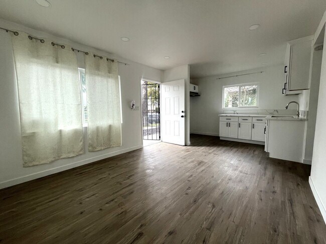 Photo - 1041-1043 W 3rd St Unit 1041