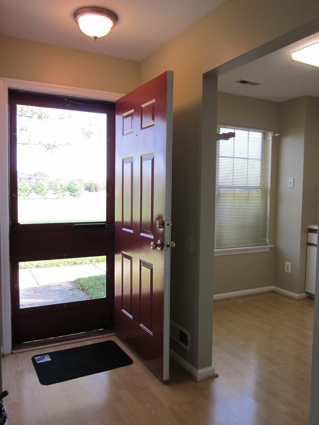 Front Entry - 2605 Thistledown Ct Unit Condominium