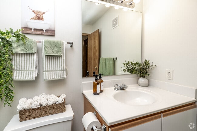 4BR, 2BA - 1,096SF - Second Bathroom