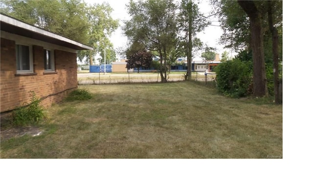 Photo - 21901 Sloman St