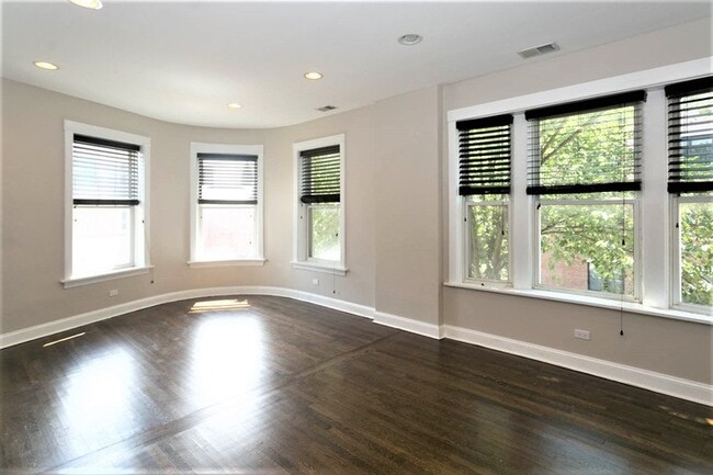 Photo - 2508 W Argyle St Apartamento Unidad 3
