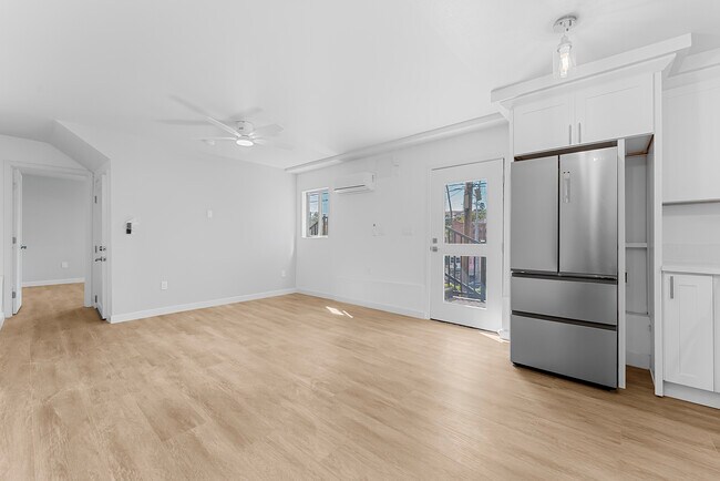 3212 Hamilton Way