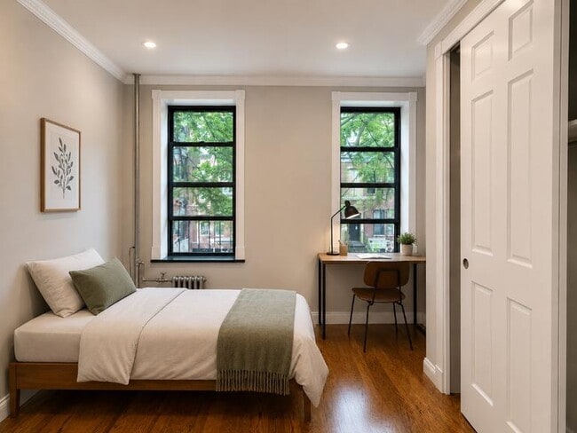 Building Photo - 325 E 5th St Unit B1