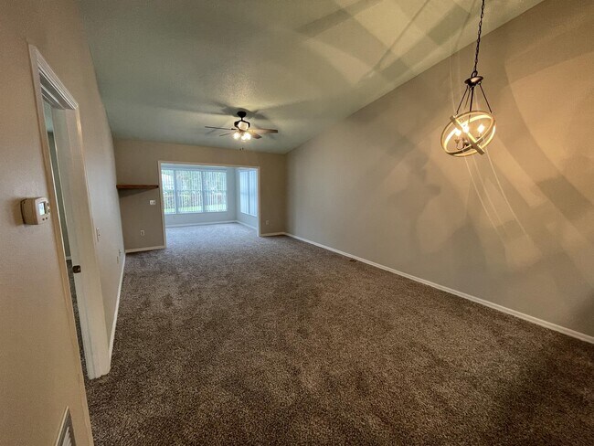 Photo - 2401 SE 17th St