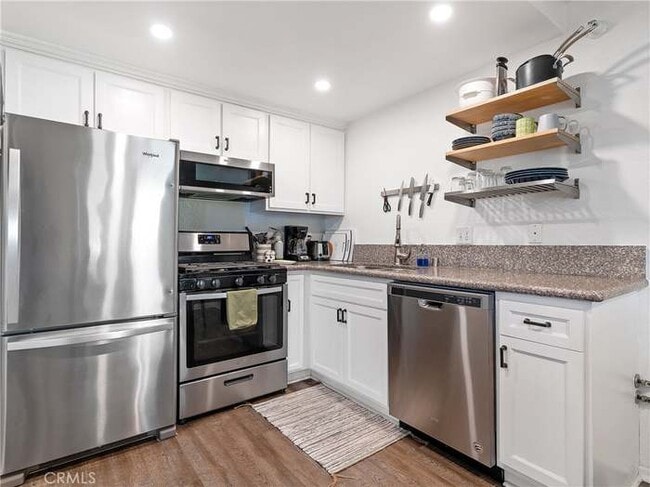 Photo - 14405 Cerise Ave Unidad 29