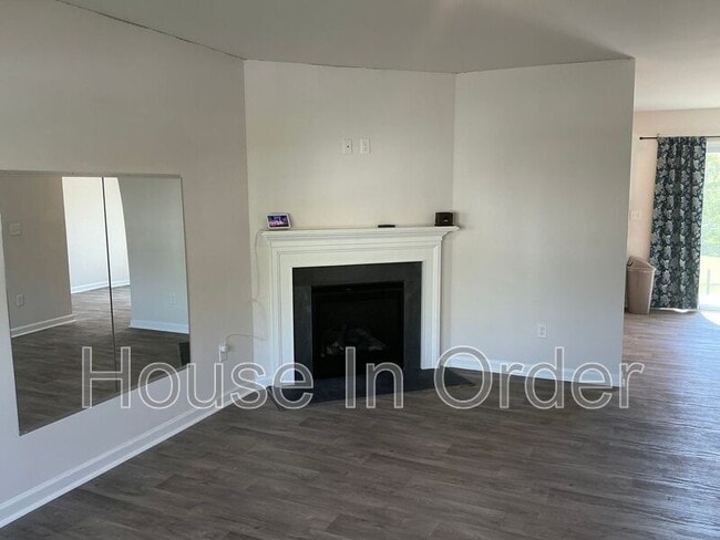 Photo - 341 Oak Br Rd