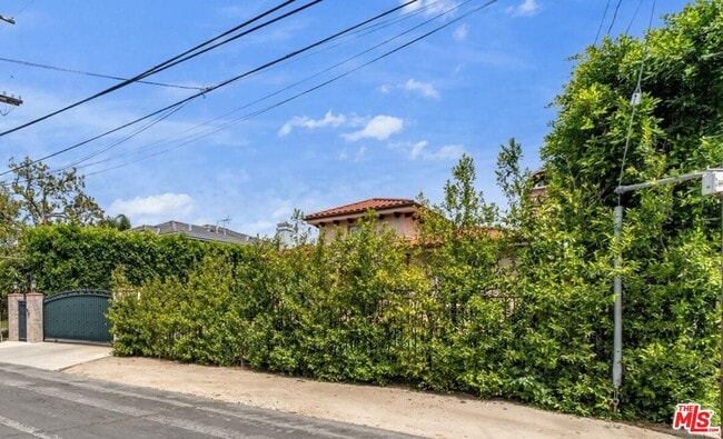 Photo - 5310 Leghorn Ave