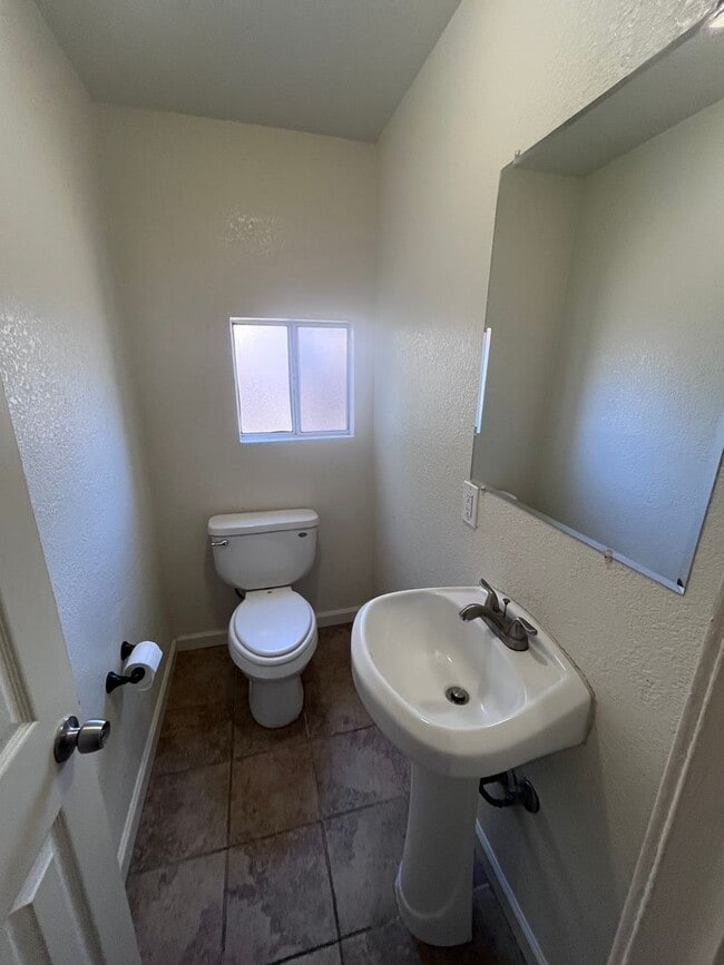 Photo - NICE HOME IN SACRAMENTO!!