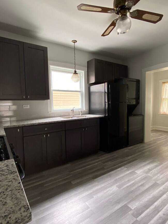 Photo - 5043 W Argyle St Unit 1