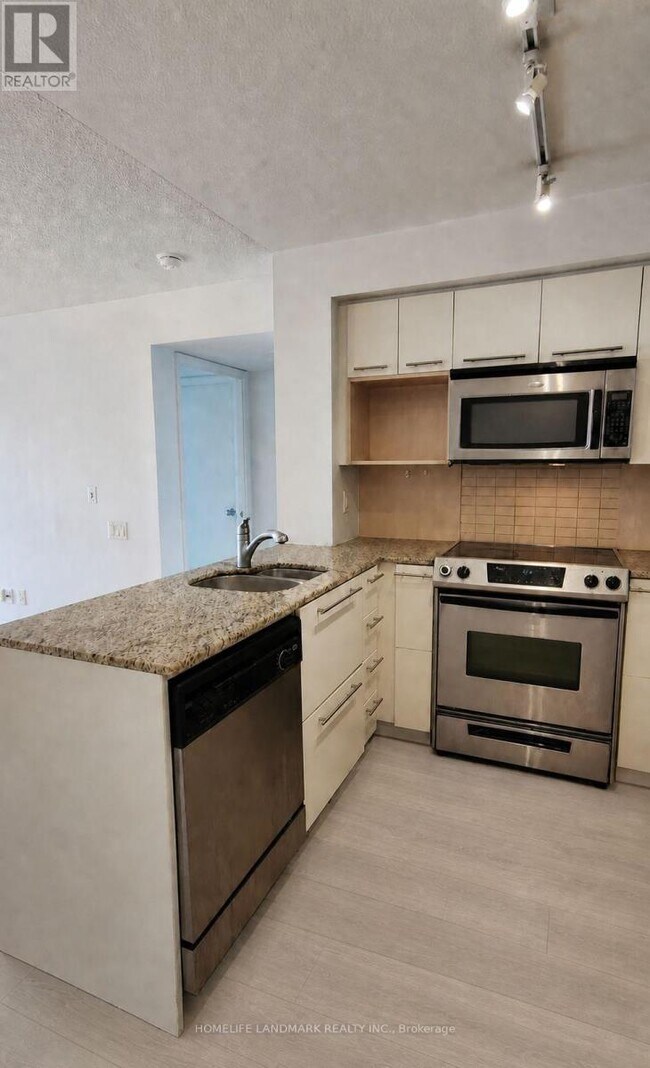 Photo - 21 Carlton St. Unit 1810