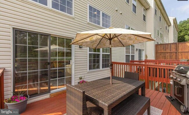 Photo - 423 Fort Hill Cir
