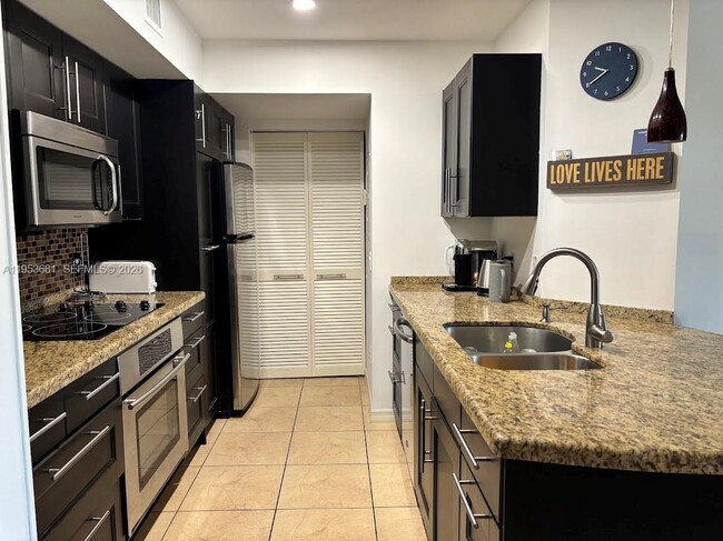 Photo - 460 S Park Rd Unit 6-303