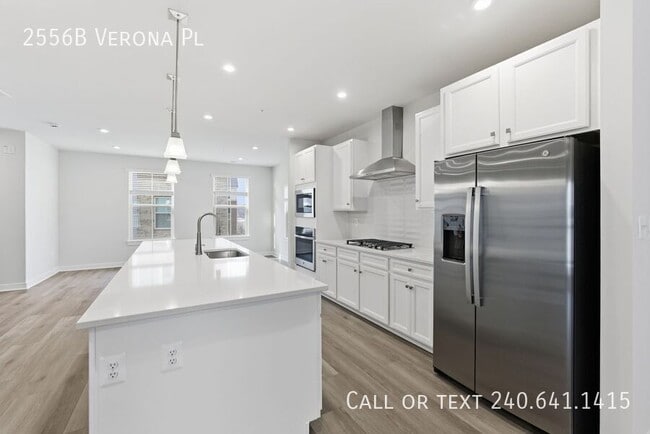 Photo - 2556B Verona Pl