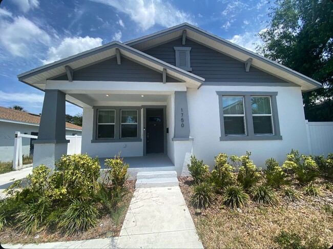 Beautiful Open Concept Home - Beautiful Open Concept Home