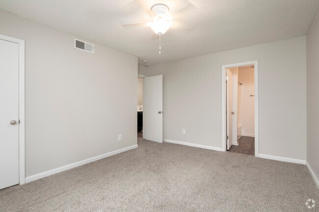 1BR, 1BA - 680SF