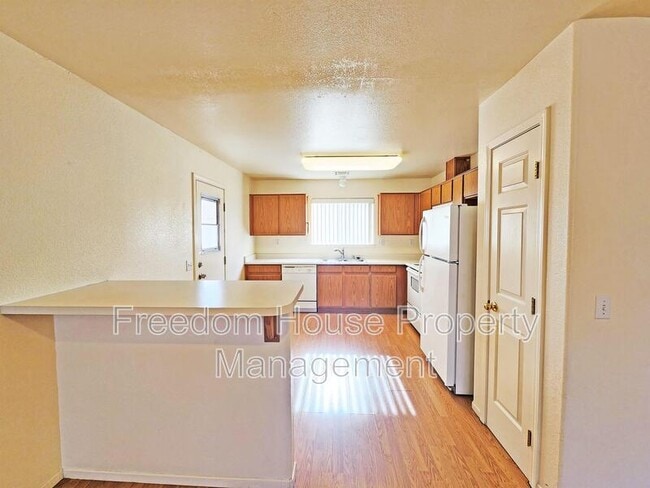 Photo - 1850 Pershing Ave