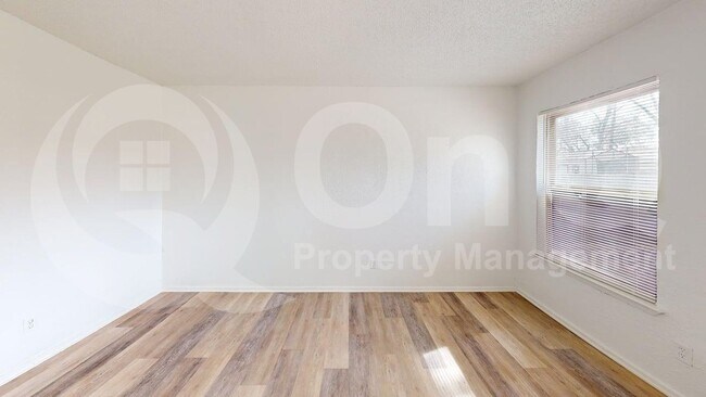 Photo - 837 Wendy Dr