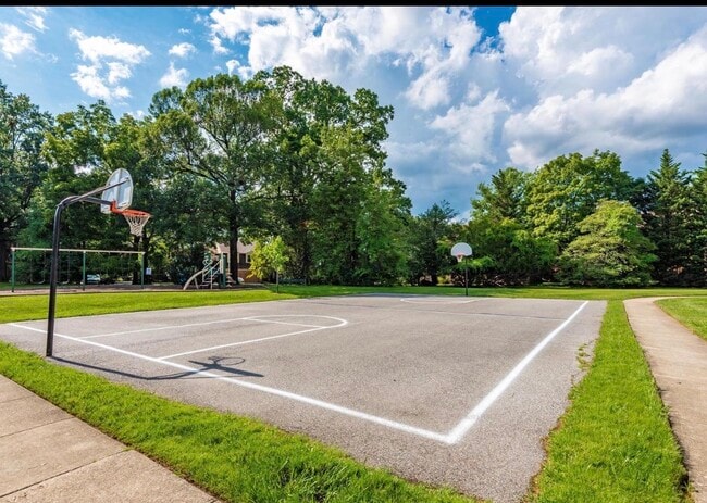 Photo - 11423 Commonwealth Dr Unit 11423 Commonwealth Drive