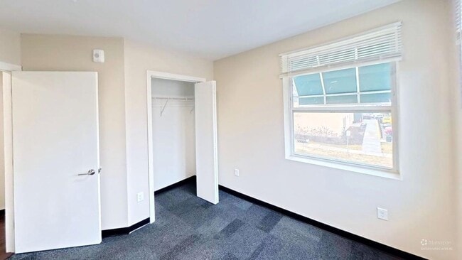 1605 Schmedeman Ave Unit 200