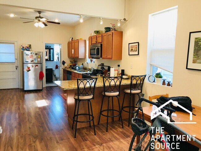 Photo - 1921 N Francisco Ave Condo Unit 2