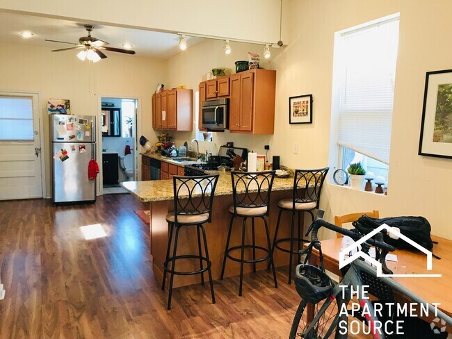 Building Photo - 1921 N Francisco Ave Unit 2 Rental