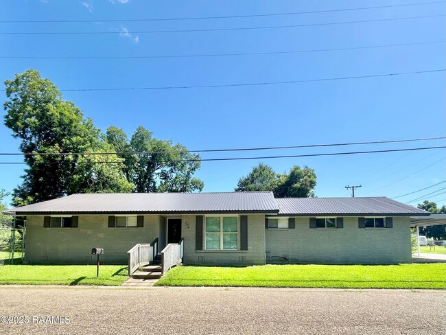 Building Photo - 104 E Coleman St Rental