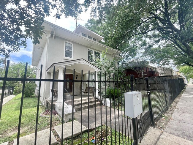 Photo - 418 Branard St