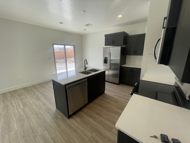 Photo - Beautiful Townhome! Washer and dryer included.