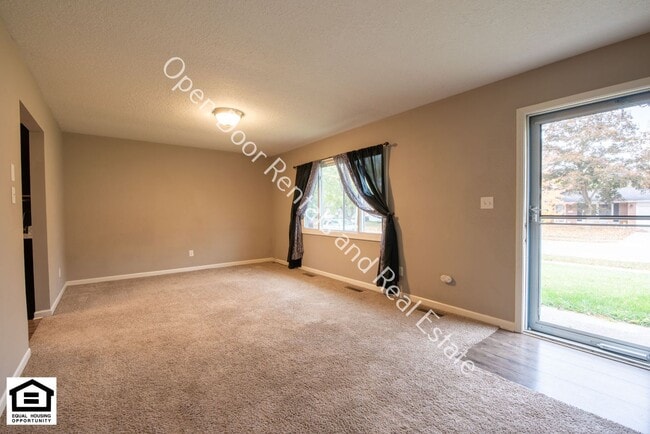 Photo - 1727 Maplewood Rd