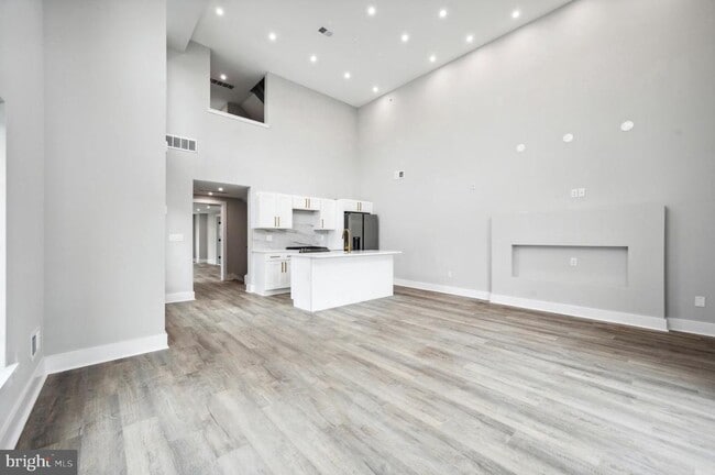 Building Photo - 1801 N 6th St Unit 2