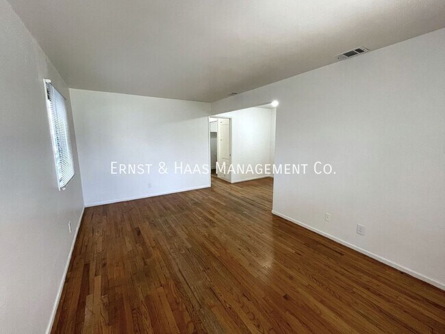 Photo - 484 E Louise St