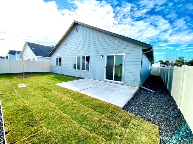 Photo - 4 Bedroom 2 Bath Single Level in Meridian Eagle & Ustick available 06/22/26