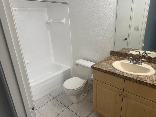 Photo - 2405 NW 33rd St Unit 1207