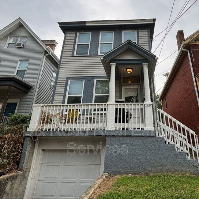 Building Photo - 1852 Hewitt Ave Rental
