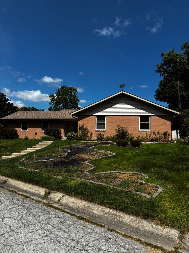Building Photo - 108 Creighton Rd