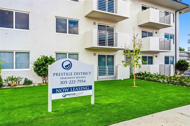 Building Photo - 13200 NE 7th Ave Unit 121