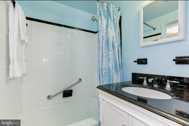 Photo - 6222 Rockhurst Rd