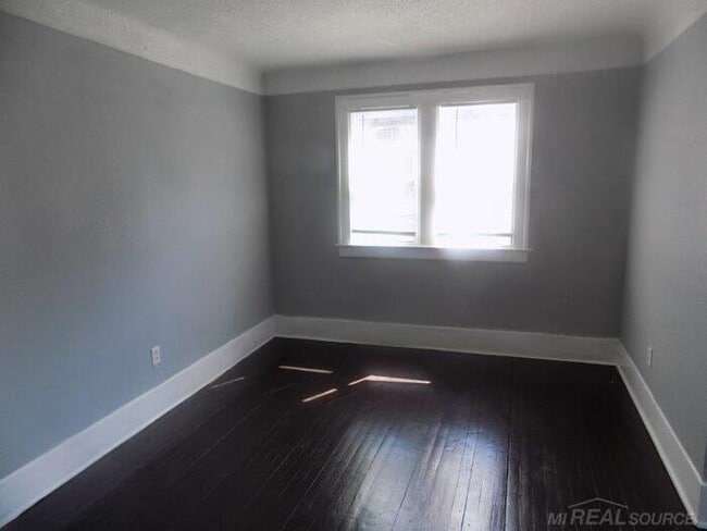 Photo - 6334 Tuxedo St