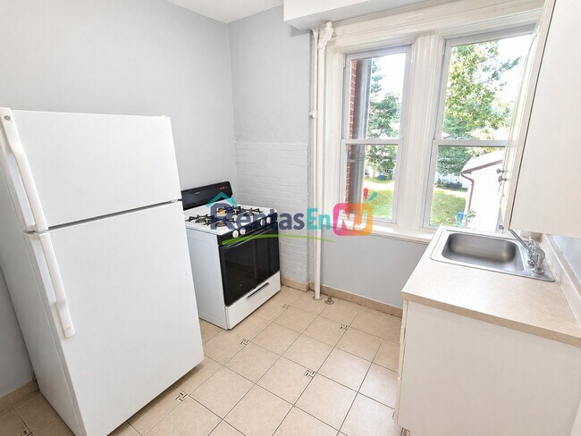 Photo - 373 Fairmount Ave Unit 8