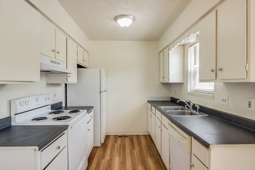 Alton Burcham Town Homes - Alton Burcham Town Homes