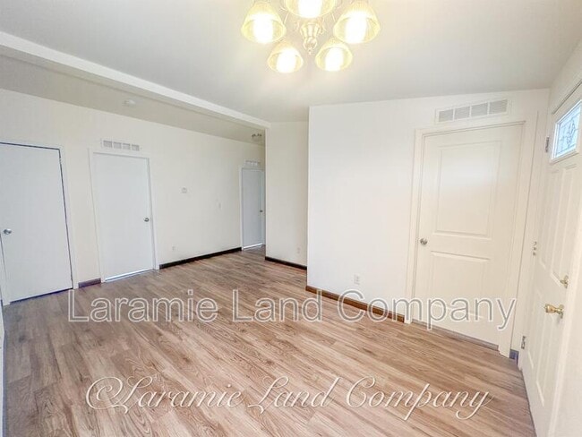 Photo - 388 N Buchanan St