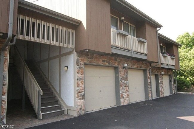 Building Photo - 26 Meyer Ct