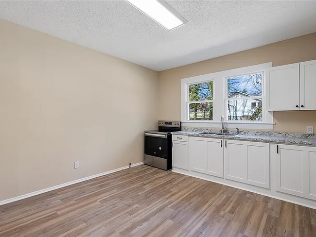 Photo - 606 Hwy 29 Byp N Unidad 2