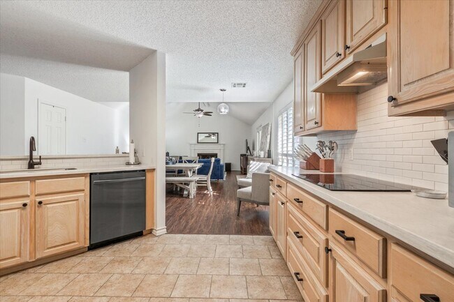 Photo - 40 Sugar Creek Pl