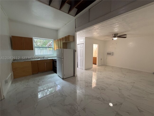 4265 NW 5th Ave